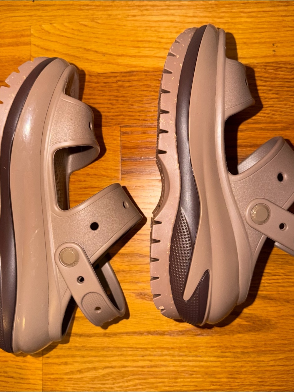 Crocs Mega Crush Sandals - Latte - Picture 5 of 8